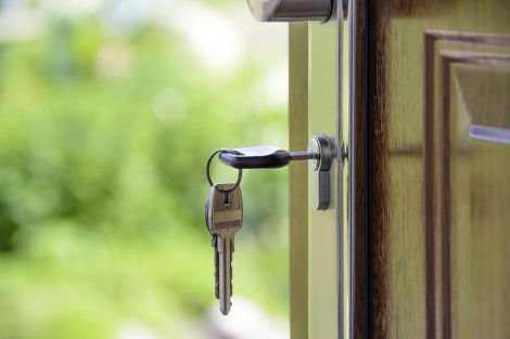 house-keys-thumb
