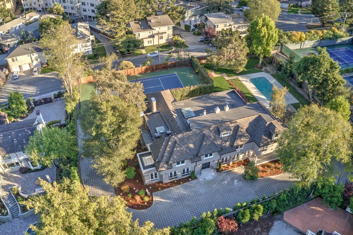105 Baywood Ave Hillsborough