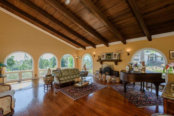75 Tobin Clark Dr Hillsborough