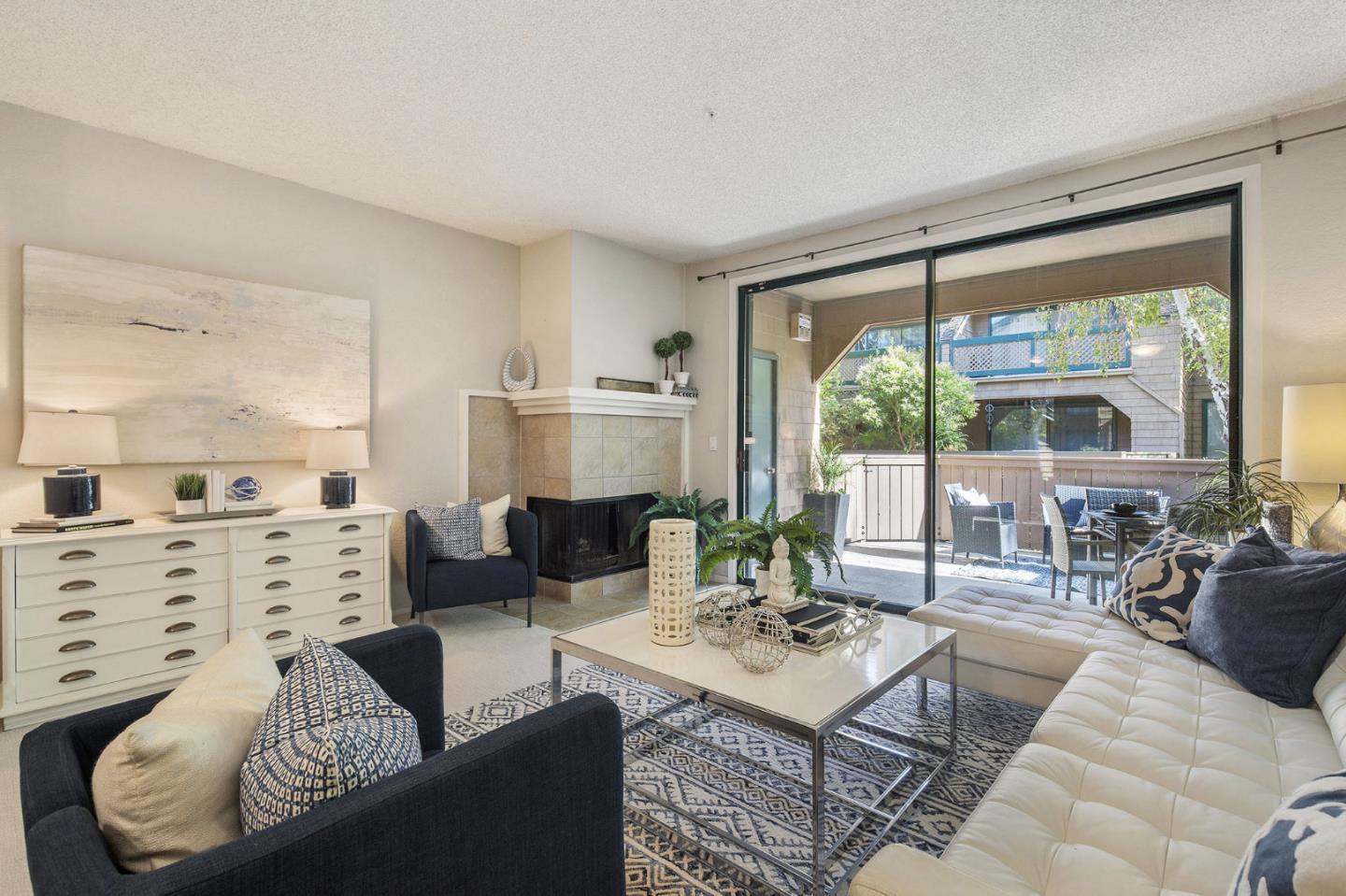 47 Pelican Ln 47 Redwood Shores