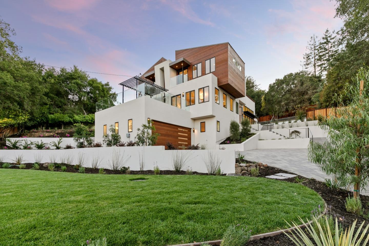 255 Brentwood Rd Hillsborough